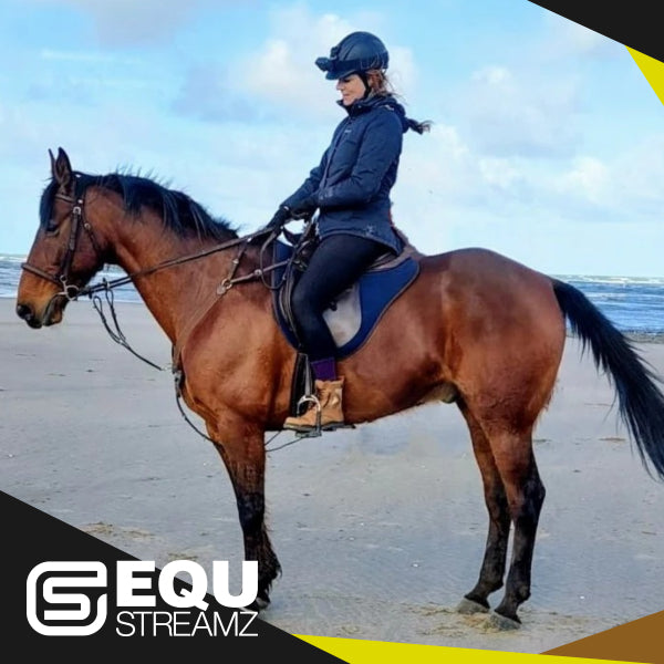 kayleigh endurance rider and influencer on her horse Blly