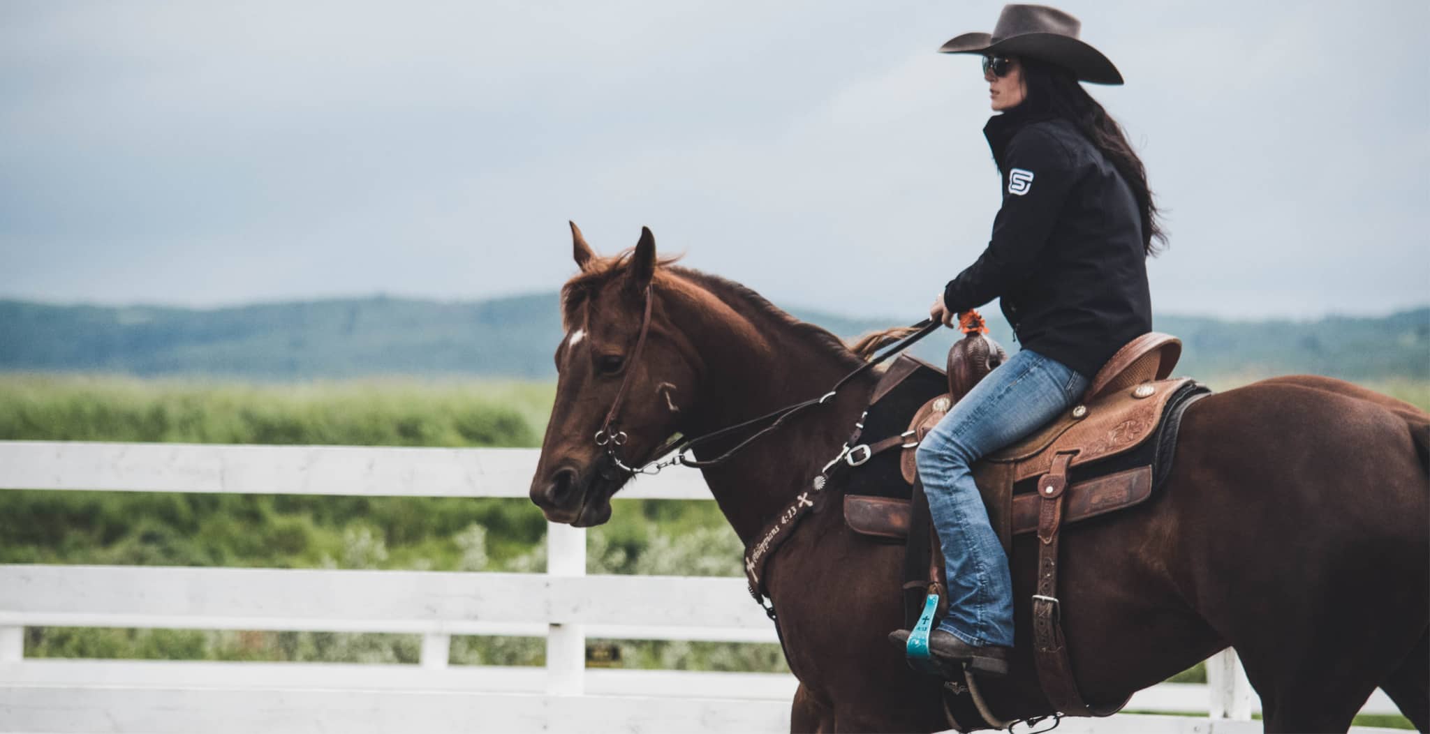 Amara Finnerty is a professional barrel racer who competes at the highest level in Canada with her horse Dragon, proudly supported by StreamZ Advanced Magnetic Therapy. 